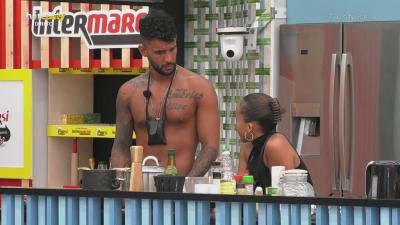 Lara Moniz avisa Moisés Figueira: «Está tudo bem se tu te portares bem (…) controla-te, não vai ficar bonito» - Big Brother