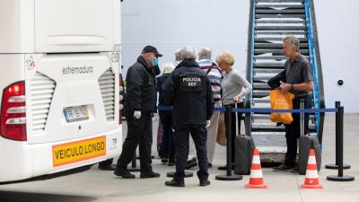 Segurança do aeroporto de Porto Santo condenado a 2 anos de prisão por tráfico de droga - TVI