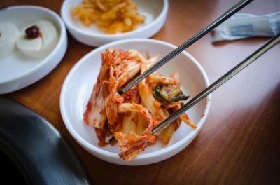 Kimchi: a couve fermentada que melhora o colesterol, aumenta a imunidade e tem propriedades anti-inflamatórias - TVI