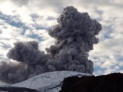 Colômbia retira 2.500 pessoas da zona do vulcão Nevado del Ruiz - TVI