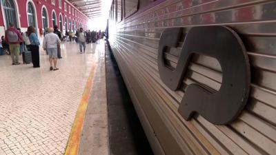 Suprimidos 104 em 641 comboios até às 19 horas devido a greve da CP - TVI