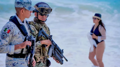 Mar, sol e metralhadoras: México militariza praias de Cancún e Acapulco devido a onda de crimes - TVI