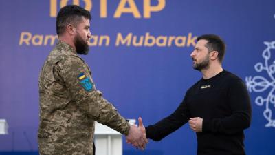 Zelensky partilha o Iftar com soldados muçulmanos e promete "nova tradição de respeito" - TVI