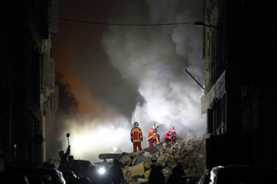 Pelo menos dez feridos em desmoronamento de edifício em Marselha - TVI