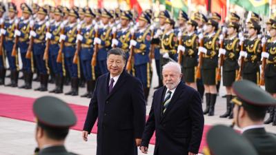 "Ninguém vai proibir o Brasil de aprimorar a relação com a China". Ao lado de Xi Jinping, Lula da Silva falou para o mundo - TVI