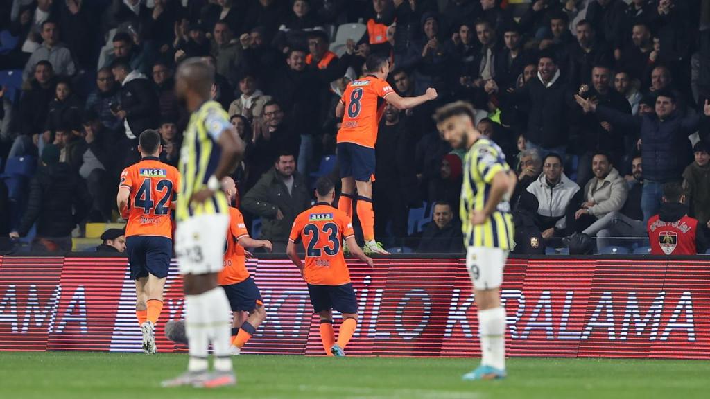 Basaksehir-Fenerbahçe (Anadolu Agency/Getty Images)