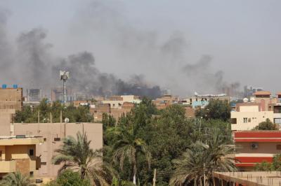 Regresso de confrontos no Sudão compromete retirada de civis e diplomatas estrangeiros - TVI