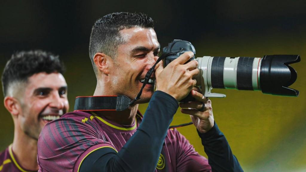 Ronaldo vira fotógrafo no treino do Al Nassr (FOTO: Al Nassr)