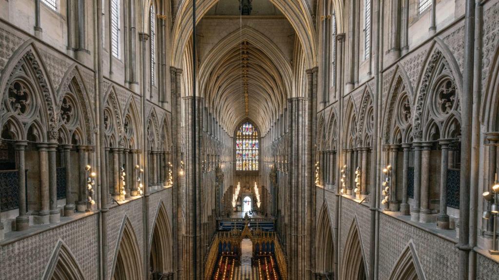 A Abadia de Westminster, local da coroação do rei Carlos III, o 40º monarca reinante a ser coroado neste local. (Dan Kitwood/ AP)