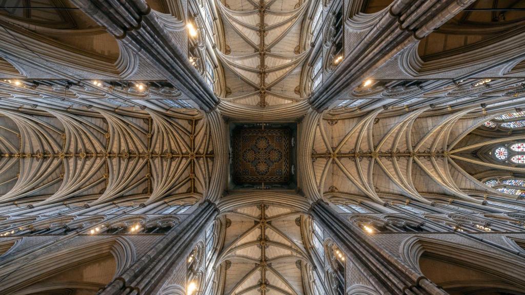O teto da Abadia de Westminster, em Londres. (Dan Kitwood/ AP)