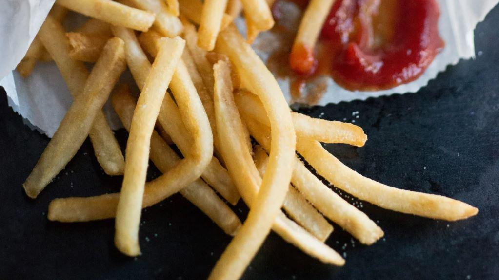 Os alimentos fritos podem ter um impacto negativo na saúde mental, segundo um novo estudo. Jack Andersen/Stone RF/Getty Images