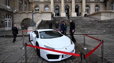 França arrecada 1,5 milhões de euros em leilão de bens de luxo apreendidos a traficantes de droga (Lamborghinis incluídos) - TVI