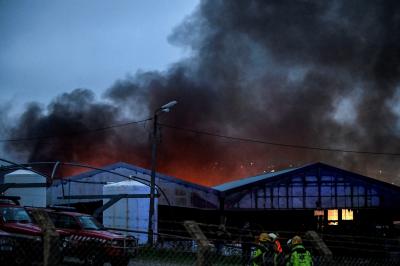 Incêndio em fábrica de produtos químicos em Gondomar em fase de rescaldo - TVI