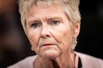 "Tocava-lhes nas nádegas e dançava demasiado perto deles": Lizette Risgaard, líder de sindicatos na Dinamarca, demite-se após acusações de assédio sexual - TVI