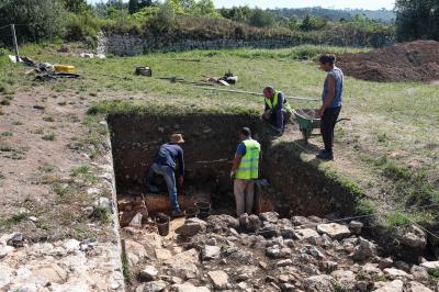 Enterramentos infantis e muralha pré-romana descobertos em Conímbriga - TVI