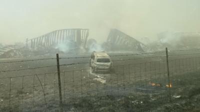 Pelo menos seis mortos após tempestade de poeira provocar colisão de 40 a 60 carros em autoestrada dos Estados Unidos - TVI