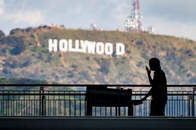 Argumentistas de Hollywood pedem milhões em aumentos salariais e iniciam greve que pode paralisar a indústria - TVI