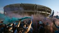 Exterior do Estádio Diego Armando Maradona no dia em que o Nápoles pode voltar a ser campeão ao fim de 33 anos (FILIPPO MONTEFORTE/AFP via Getty Images)