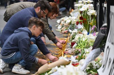 17 mortos, dois ataques em dois dias, 39 armas por cada 100 pessoas. Este país da Europa quer resolver o problema das armas de fogo - TVI