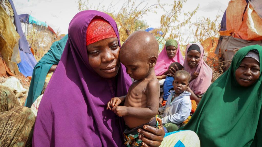 Mães envenenam os filhos para sobreviverem à fome na Somália. (Farah Abdi Warsameh/ AP)