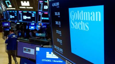 Homens ganhavam mais e tinham melhores cargos. Goldman Sachs paga quase 200 milhões de euros a 2.800 trabalhadoras por discriminação de género - TVI