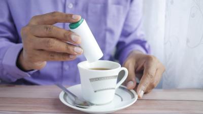 Aspartame pode ser cancerígeno (mas OMS diz que não é necessário cortar no consumo) - TVI