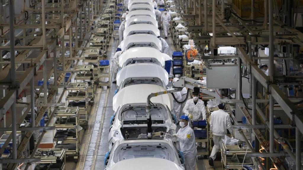 Fábrica automóvel na China (foto: Ng Han Guan/AP)