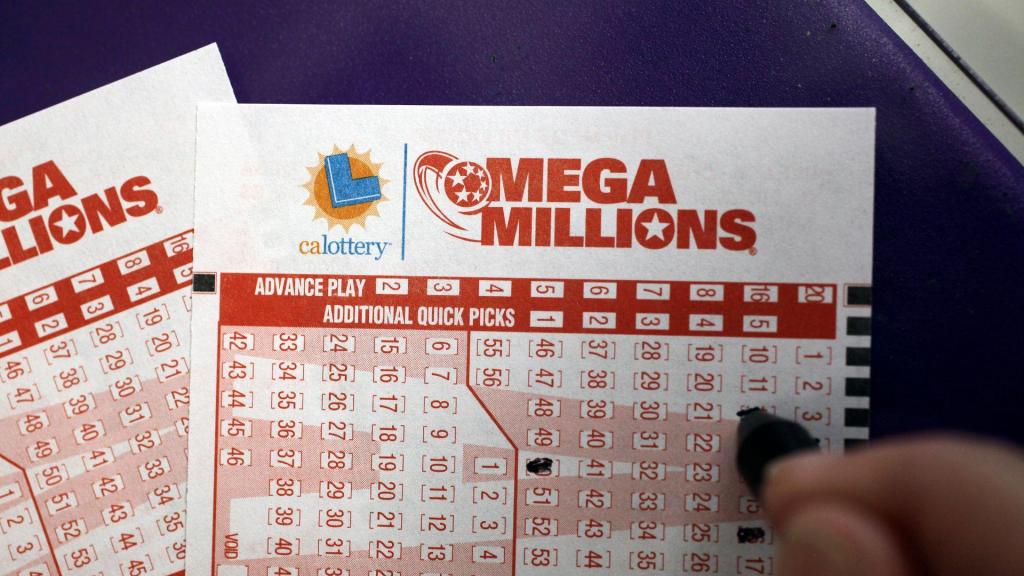 Bilhete de lotaria da Mega Millions. (Paul Sakuma/ AP)
