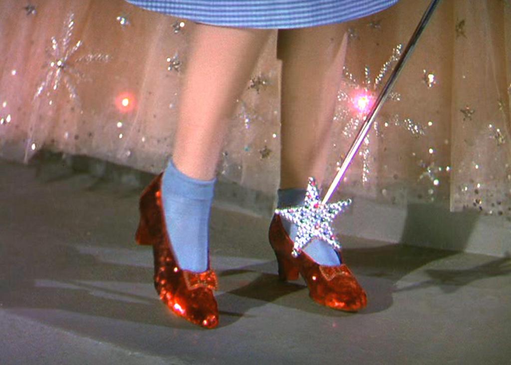 Judy Garland terá usado pelo menos sete pares de sapatos nas gravações de "O Feiticeiro de Oz". Foto: Shutterstock