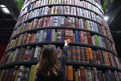 Moda, preocupação ambiental ou preços mais simpáticos: compra e venda em segunda mão tornou-se um mundo e já “arrasta” livros usados para grandes superfícies - TVI