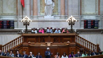 Costa volta a ter de ir mais vezes ao Parlamento: debates quinzenais regressam e há novas regras - TVI