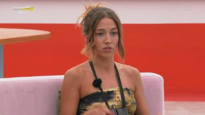 Carolina não gosta que Mariana fale em «caso de caridade» e responde - Big Brother