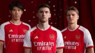 Camisola principal do Arsenal para 2023/24 comemora os 20 anos da época dos invencíveis (DR: Arsenal)