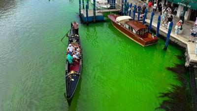 O que se passa em Veneza? A água dos canais está verde fluorescente (e ninguém sabe porquê) - TVI