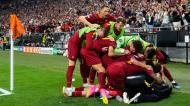 Liga Europa: Roma festeja o 1-0 ante o Sevilha, apontado por Dybala (AP/Petr David Josek)