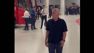 Mourinho confronta árbitros na garagem: «Não há vergonha na p*** da cara» - TVI