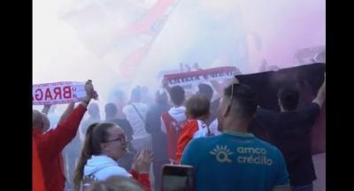 VÍDEO: euforia na partida do Sp. Braga rumo ao Jamor - TVI