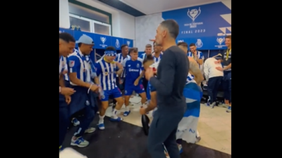 VÍDEO: Pitbull Enraivado «invade» a festa no balneário do FC Porto - TVI