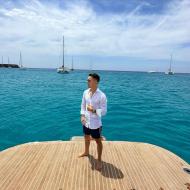 De saída do Benfica, Grimaldo publica fotos das férias em Ibiza (instagram)