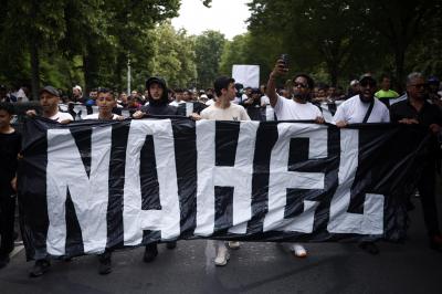 "Inaceitável", "censurável", "vergonhosa". Campanha angaria mais de 1,3 milhões de euros para a família do polícia que matou jovem de 17 anos em França - TVI