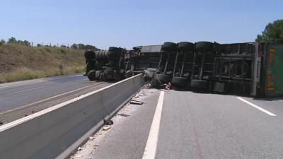 A4 cortada perto de Vila Real devido a despiste de camião - TVI