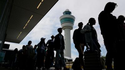 Controladores de tráfego aéreo vão ter de trabalhar mais dois anos para a reforma - TVI