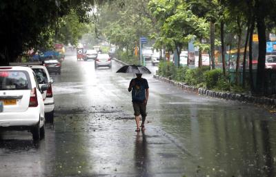 Pelo menos 42 mortos devido às fortes chuvas na Índia - TVI