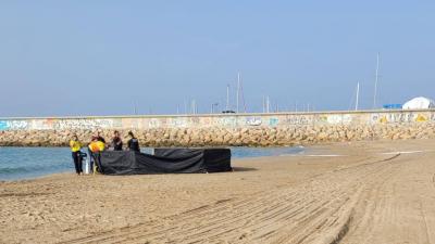 Descoberto cadáver de menino numa praia em Espanha - TVI