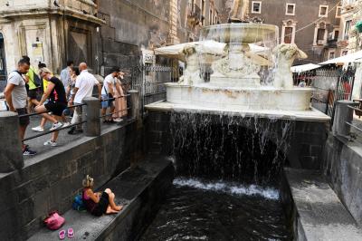“É possível que seja batido nos próximos dias". Sicília passa a deter o recorde europeu de temperatura com 48,8ºC - TVI