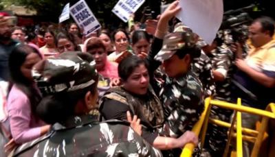Vídeo chocante de agressão sexual na Índia cria indignação e força intervenções policiais e políticas - TVI
