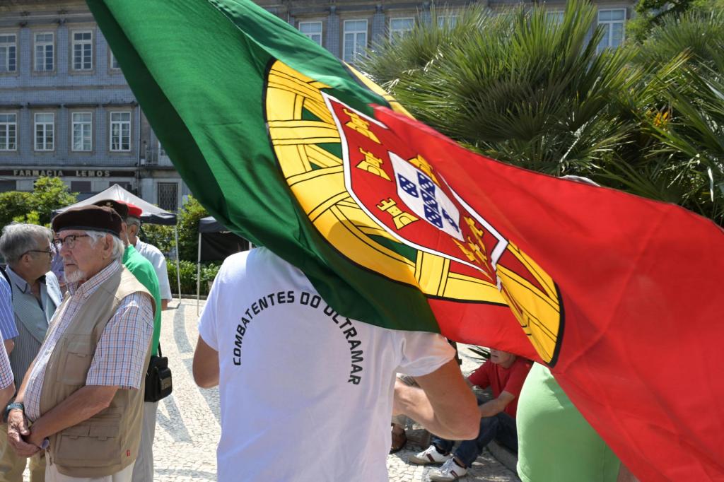 Concentração de antigos combatentes da guerra do ultramar no Porto (FERNANDO VELUDO/LUSA)