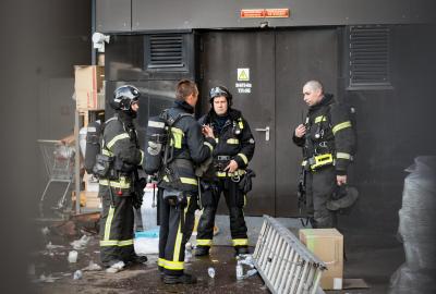 Quatro pessoas morreram em Moscovo depois de um tubo de água a ferver ter rebentado num centro comercial - TVI