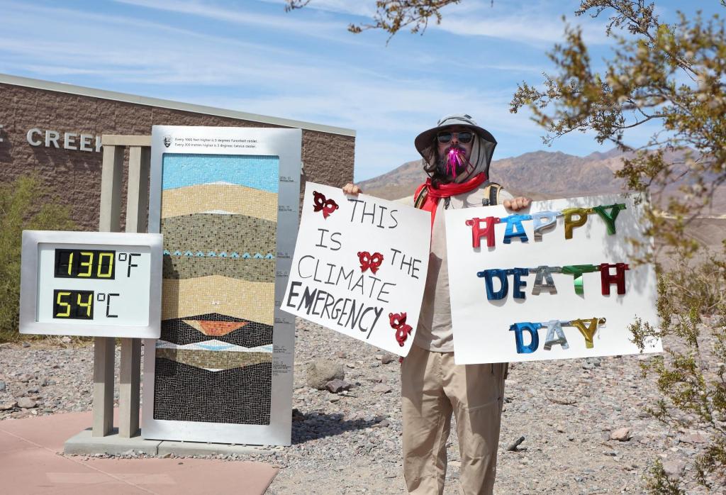 Vale da Morte, na Califórnia, EUA, ultrapassou os 50ºC (Foto: Ronda Churchill/AFP via Getty Images)