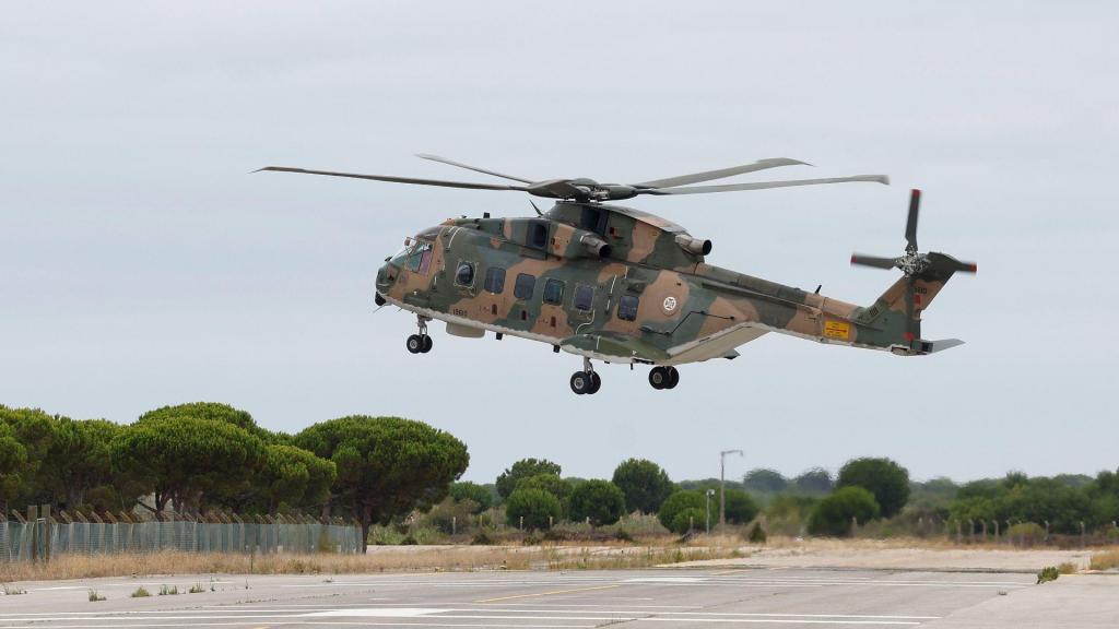 JMJ: Helicóptero EH-101 Merlin que vai estar disponível para transportar o Papa Francisco de Lisboa para Fátima no apoio das Forças Armadas (LUSA/ António Pedro Santos)